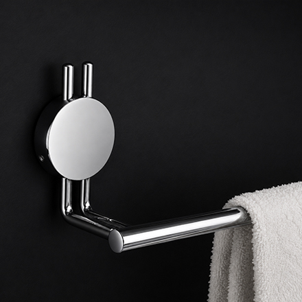 Grace towel bar with dark textured rail and polished brass mount